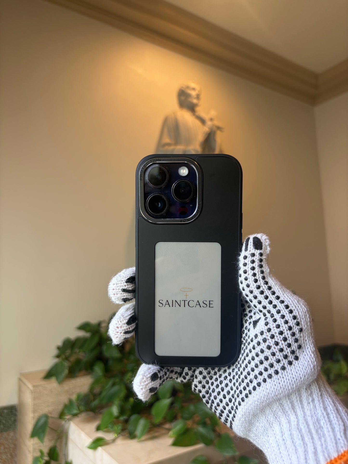 Saint Case